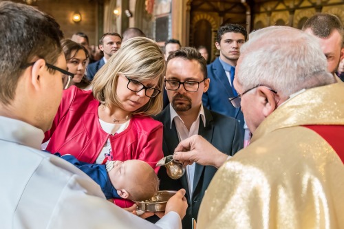 Komunie i chrzty święte